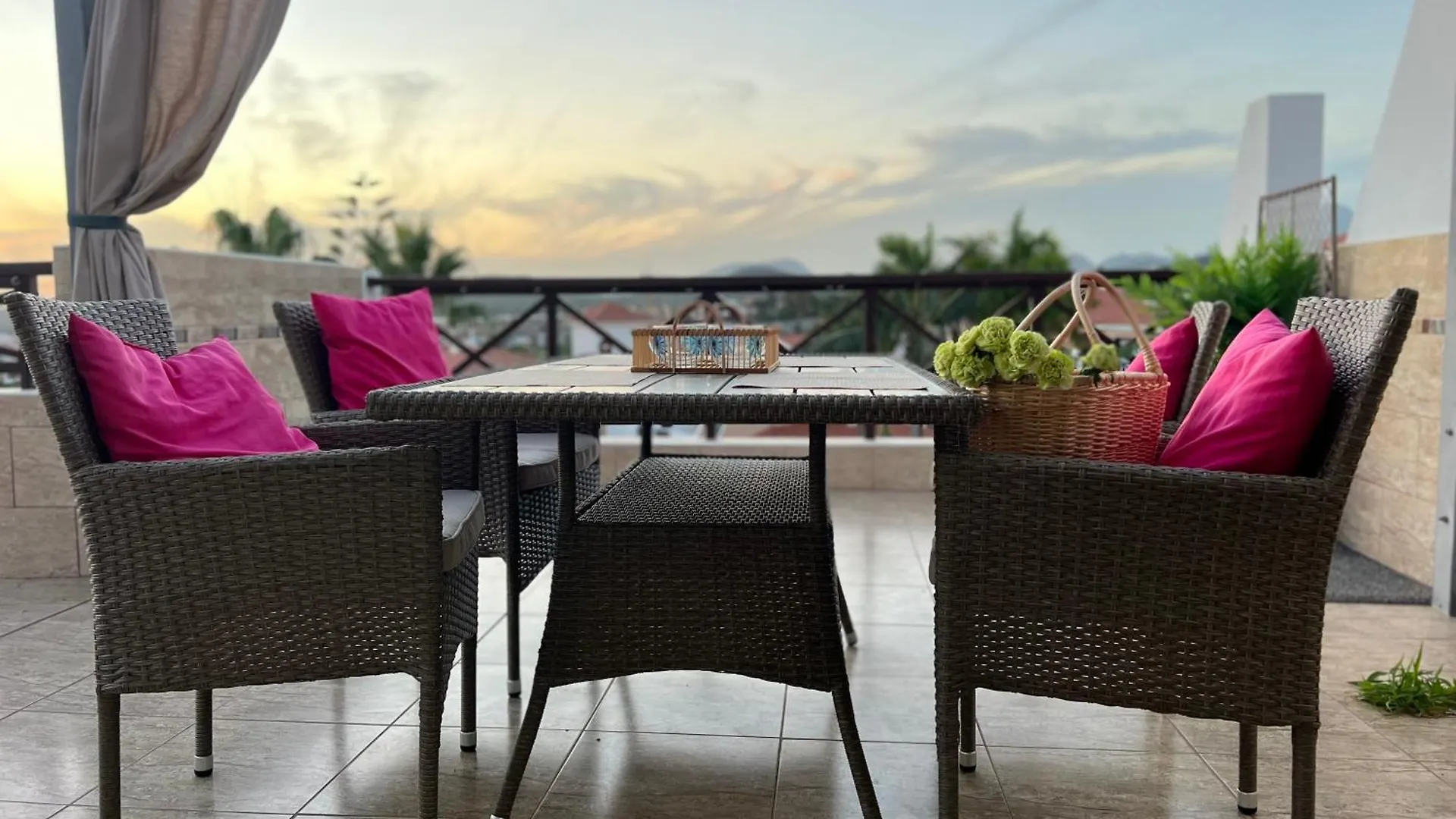 Penthouse In Golf Del Sur contacts